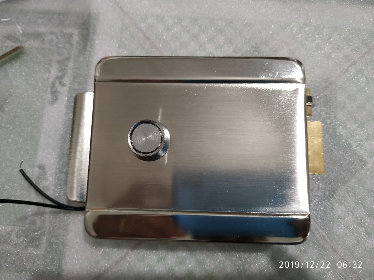 Khóa điện 12V - khóa cửa cổng , cửa nhà