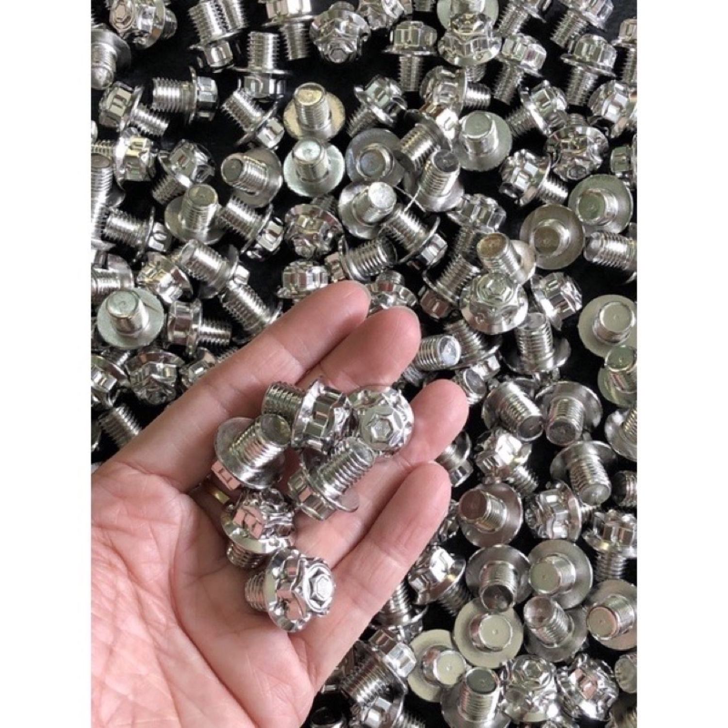 Ốc chân kiếng M3 inox 304 dành cho mọi dòng xe
