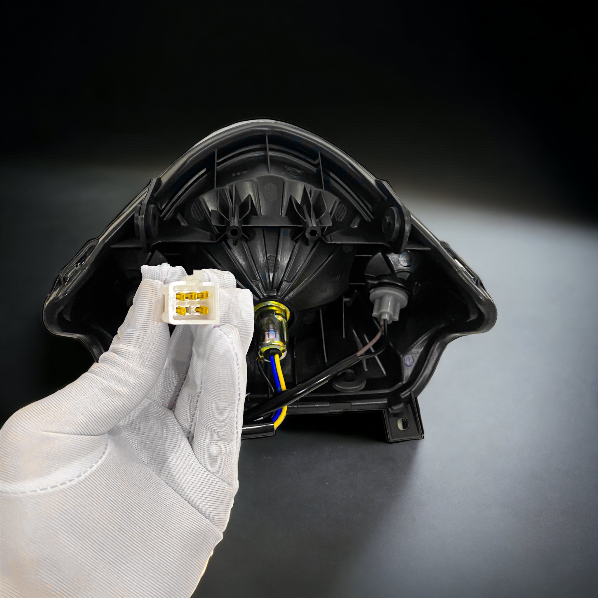 Đèn Hậu TST Sirius Hiệu ứng Audi Stop F1 - TDH