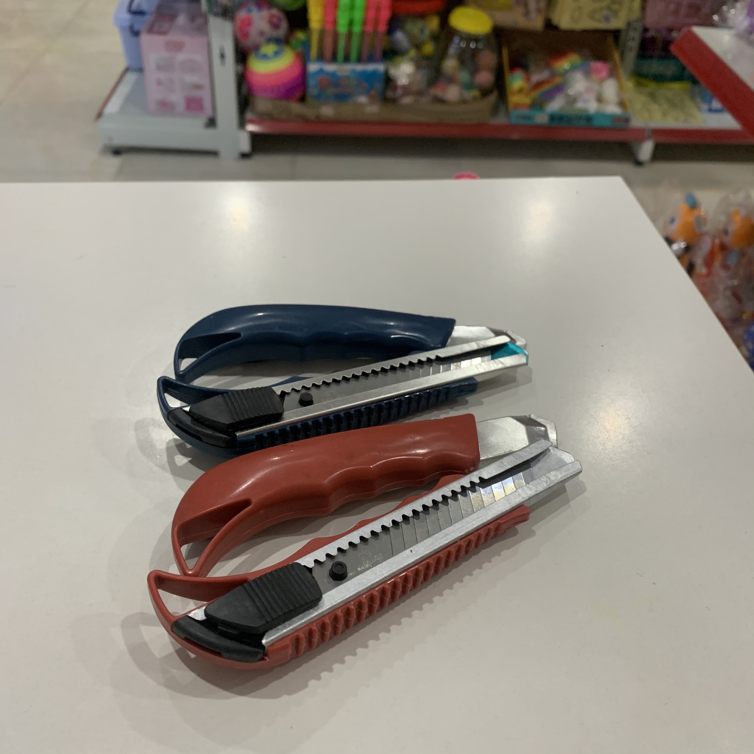 Dụng cụ cắt rọc giấy