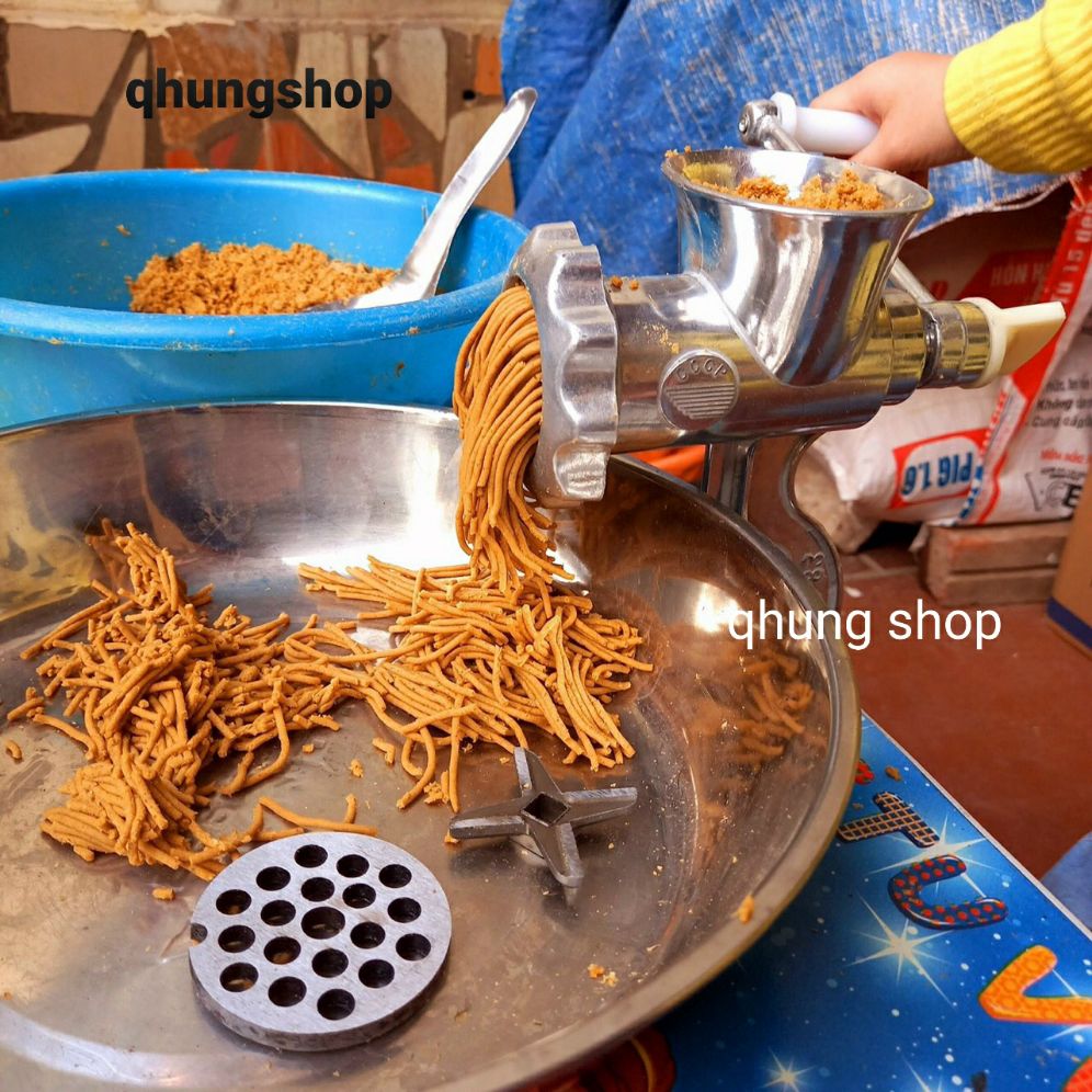 Máy làm cám chim máy 6 lỗ 2ly  làm cám chim chào mào ,chòe ,khứu vv