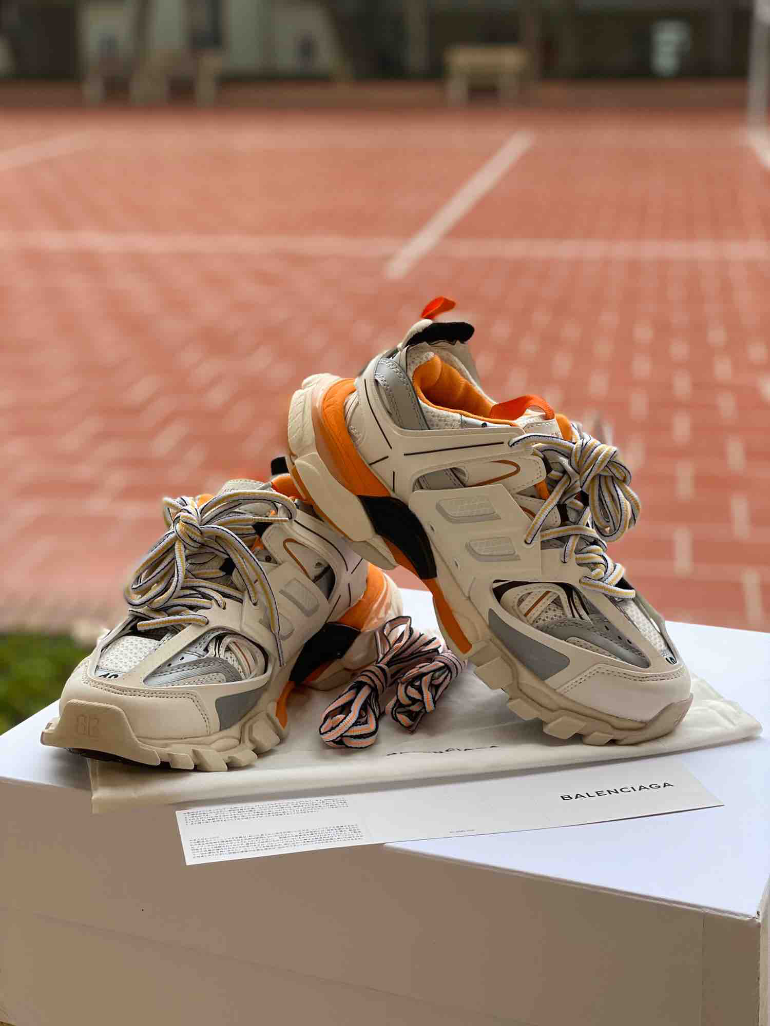 Giày balencia.ga sneakers