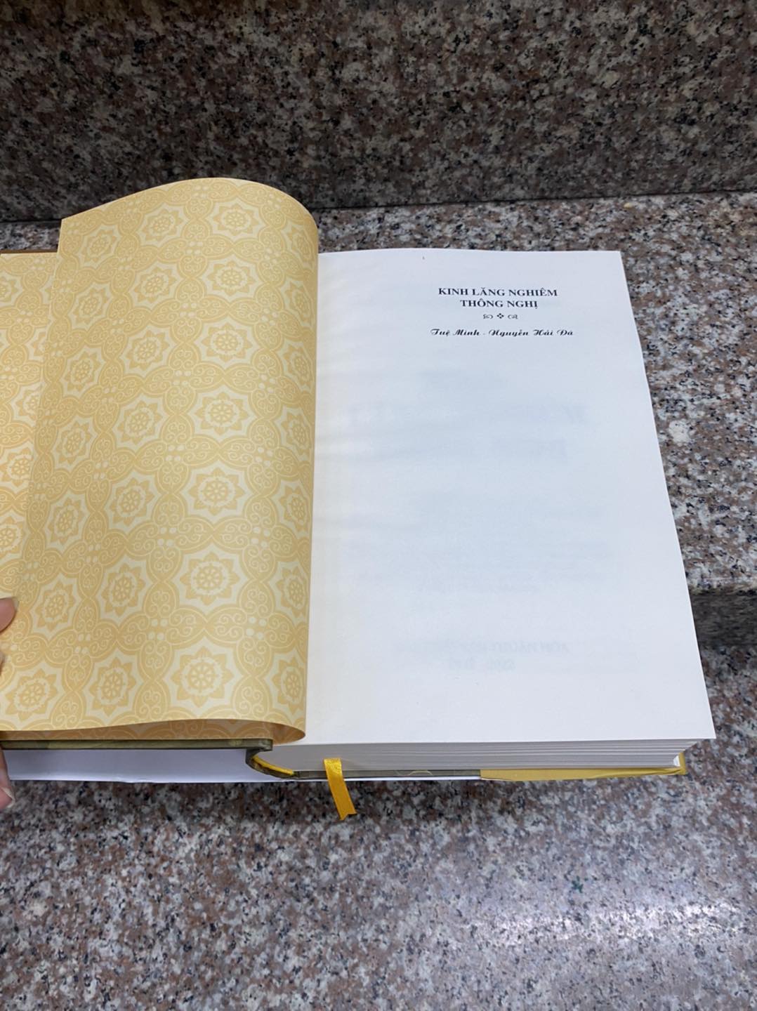 Sách Kinh lăng nghiêm thông nghị