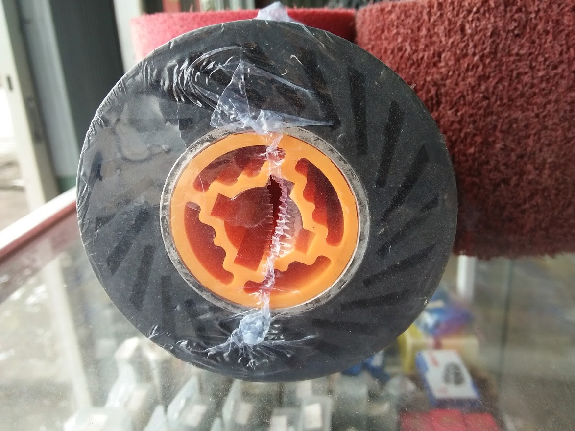 Con lăn cao su 90x100mm. Lô cao su tự bung