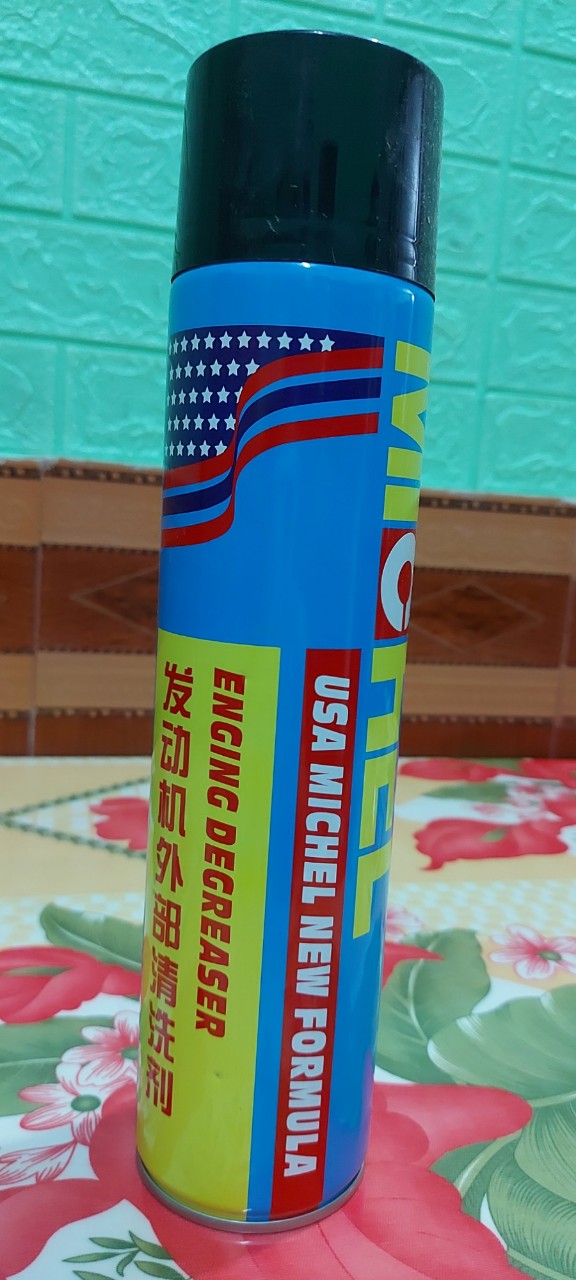 Bình xịt vệ sinh khoang máy oto MICHEL 650ml