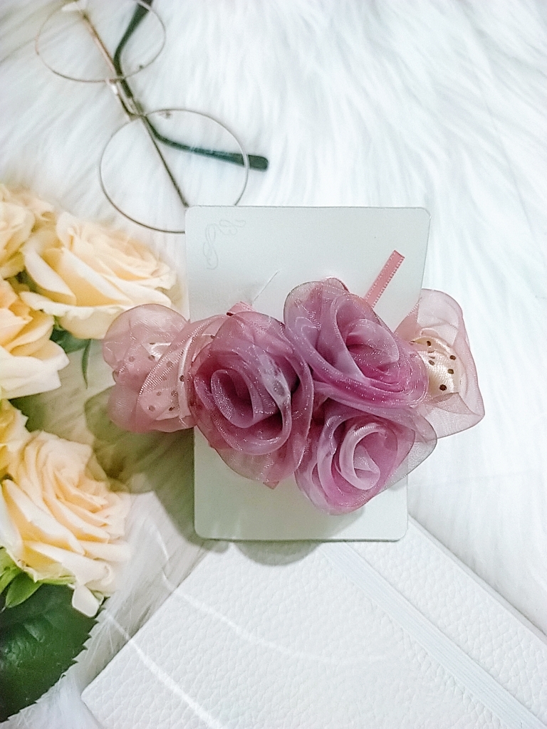 Cột tóc scrunchies đính đá xinh xắn