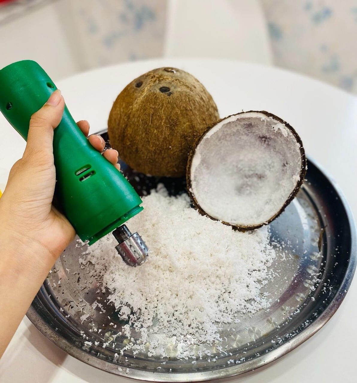 Máy nạo dừa điện mini