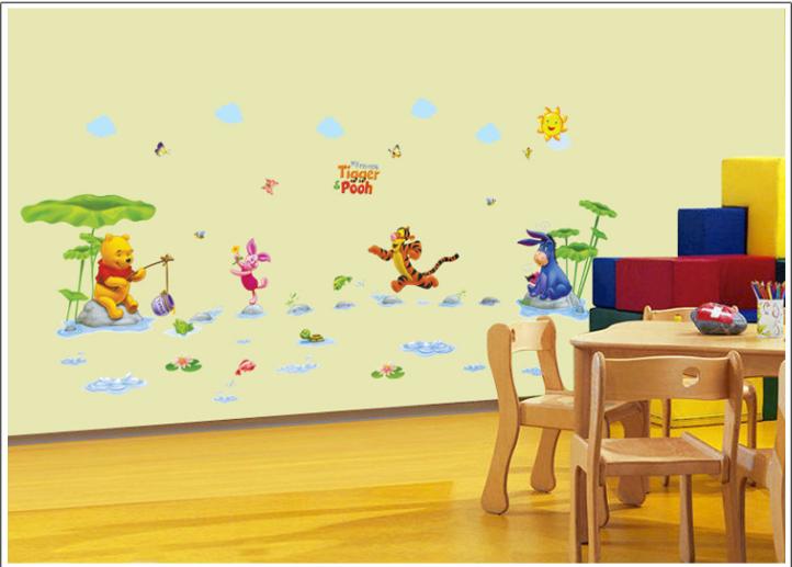 Decal trang trí Gấu Pooh và các bạn Câu Cá
