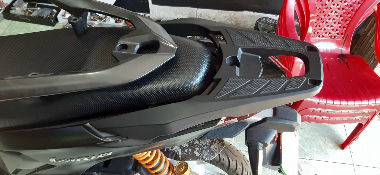 tay dắt(cảng) vario/click 2018 kiểu sh 300i đen mờ và cacbon