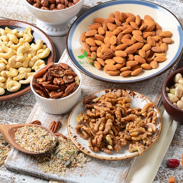 [HCM]Mix 6 loại hạt còn vỏ (hạnh nhân, óc chó, macca, dẻ, hồ đào, thông) hũ 500gr