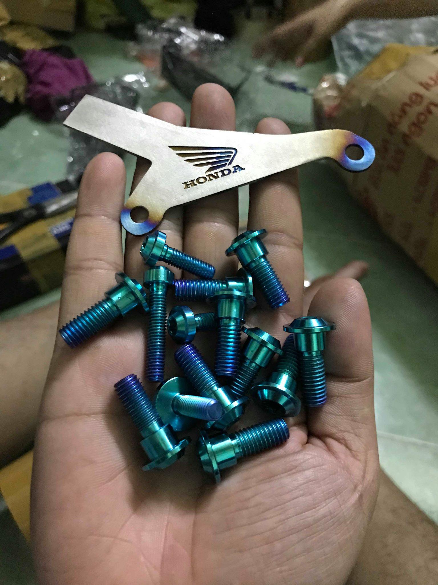 Kẹp côn titan winner sonic raider