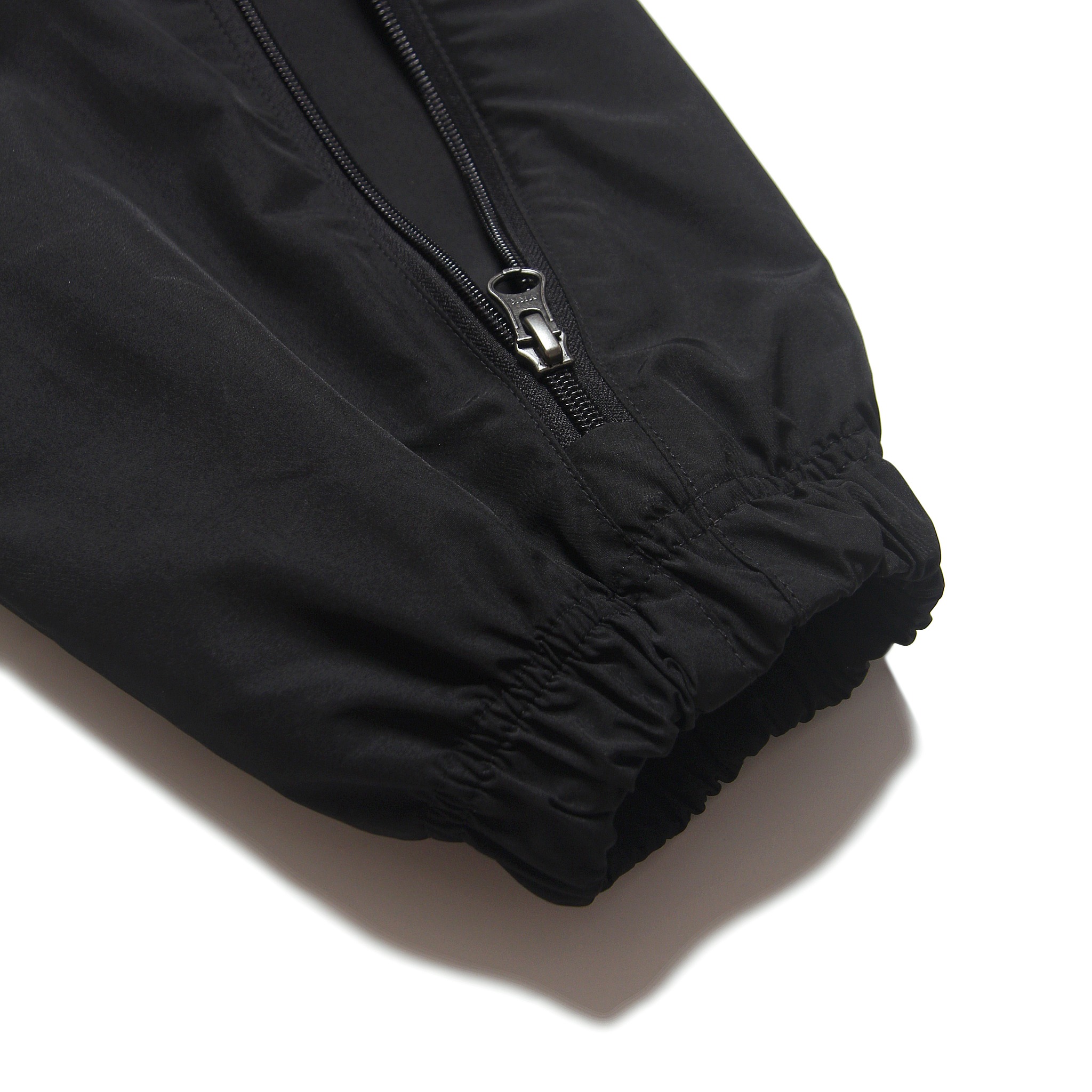 Áo khoác KIMOCHEESE BOXY WINDBREAKER JACKET / Đen
