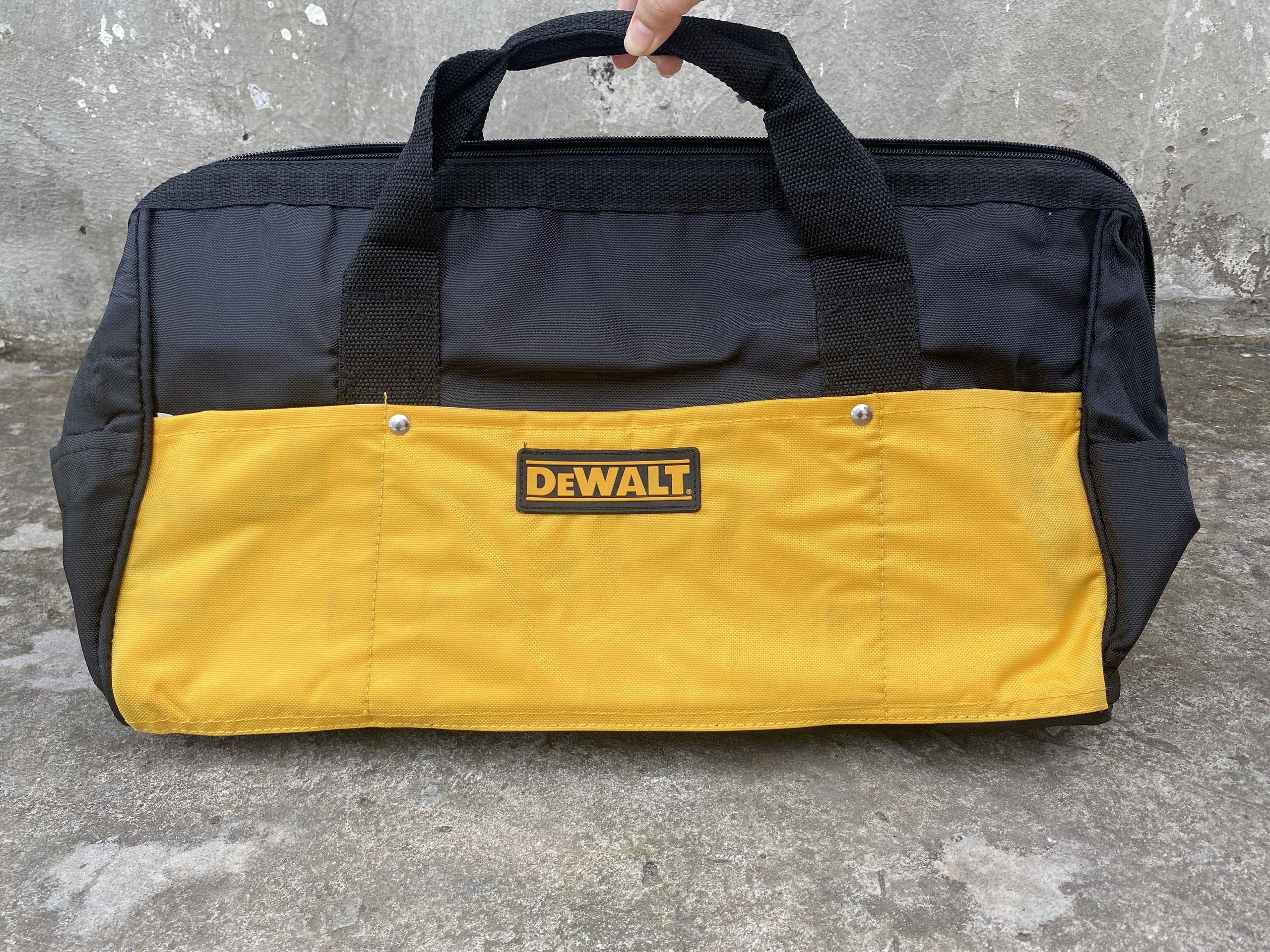 Túi Dewalt size lớn