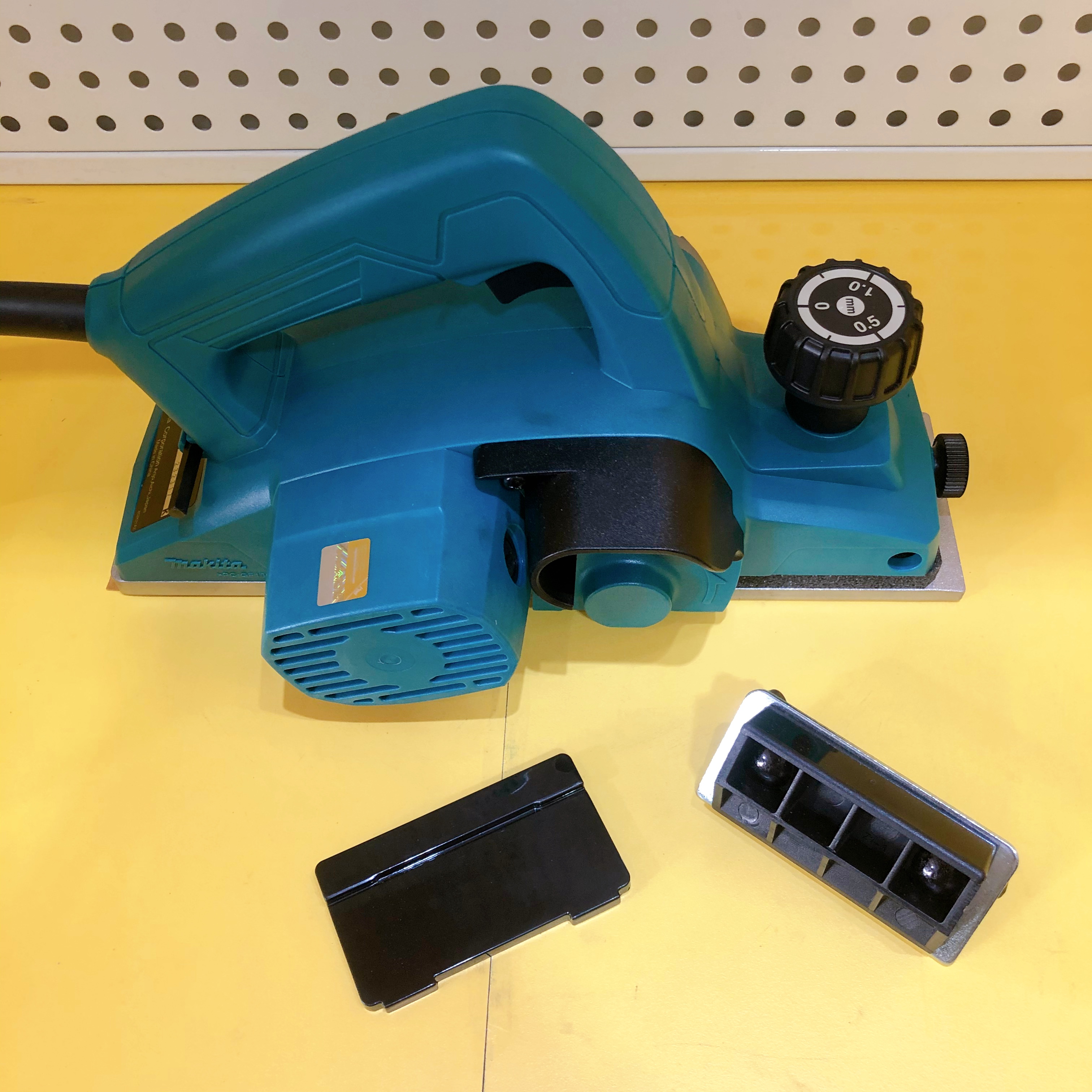 [HCM]Máy Bào Gỗ Makita M1902B 82mm