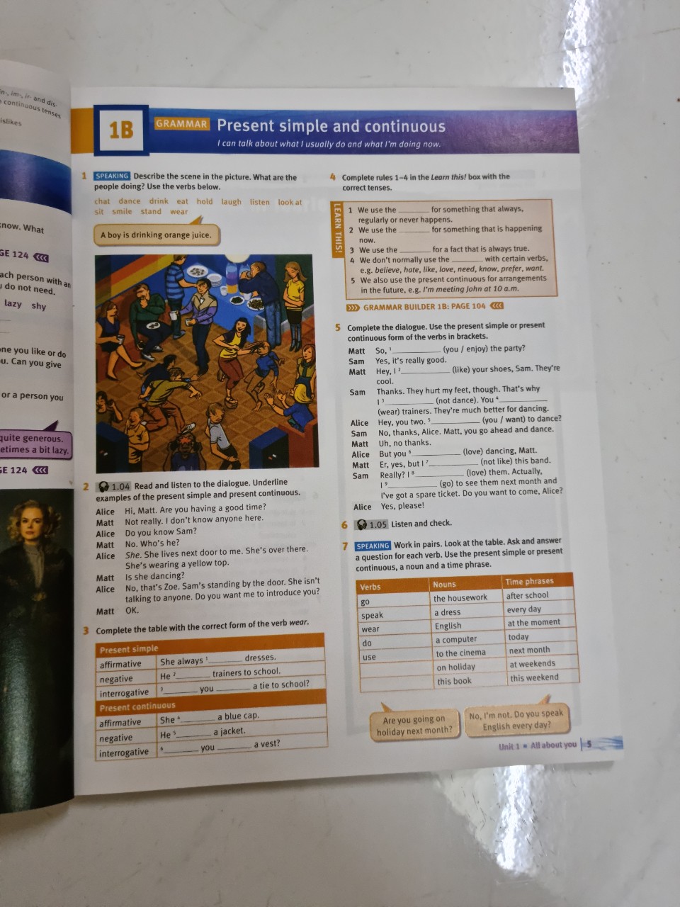 Solutions Pre-intermidiate 2nd Edition bộ 2 cuốn kèm file nghe