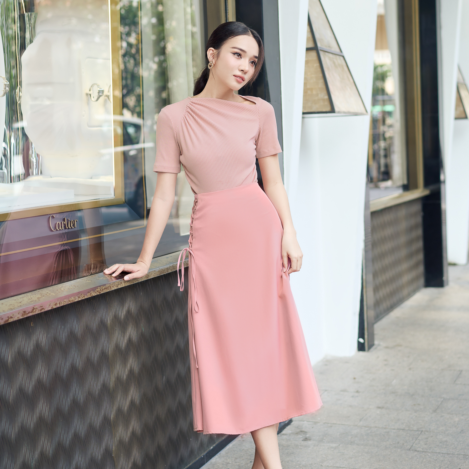 Chân váy midi xòe phối đan dây Maybi