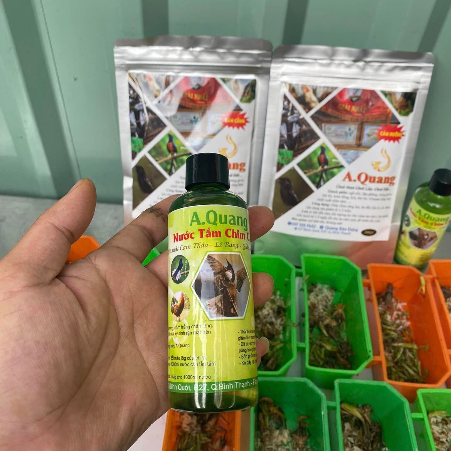Nước tắm cho chim cảnh