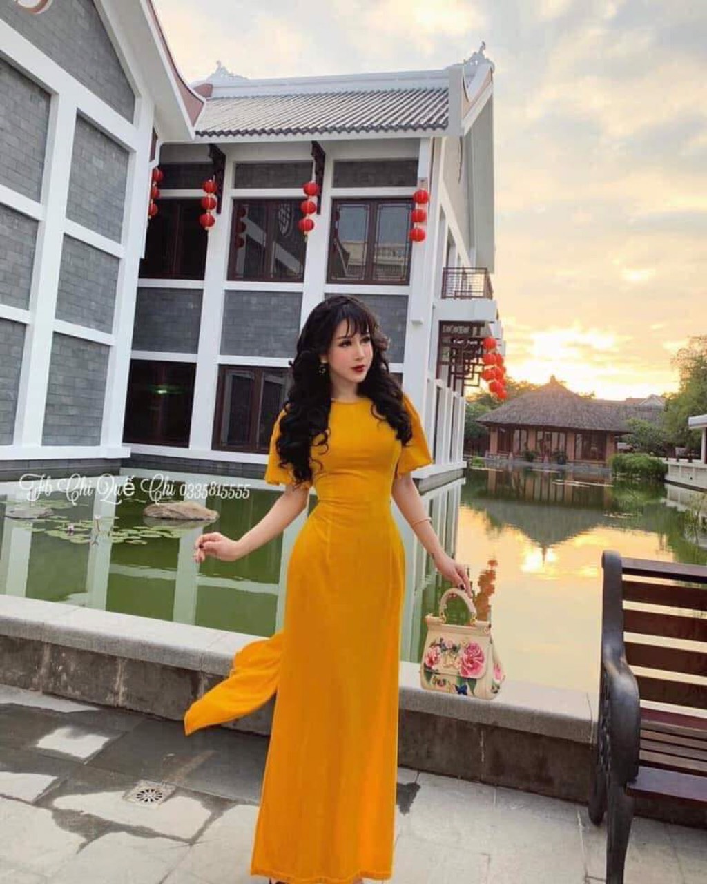 Bộ áo dài cách tân nhung tay bồng