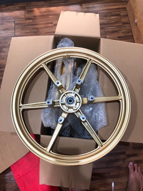 Mâm X1R 6 cây cho Winner size 17 có 3 màu (1.85 - 2.5) hàng chính hãng