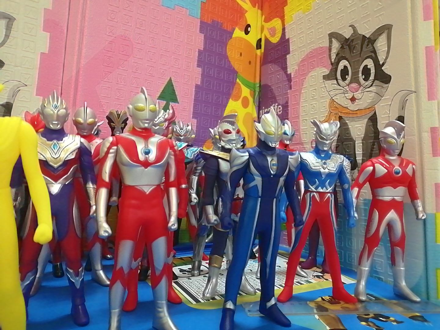 Mô hình Ultraman cao 23 cm ( phần 1 ) Siêu nhân điện quang