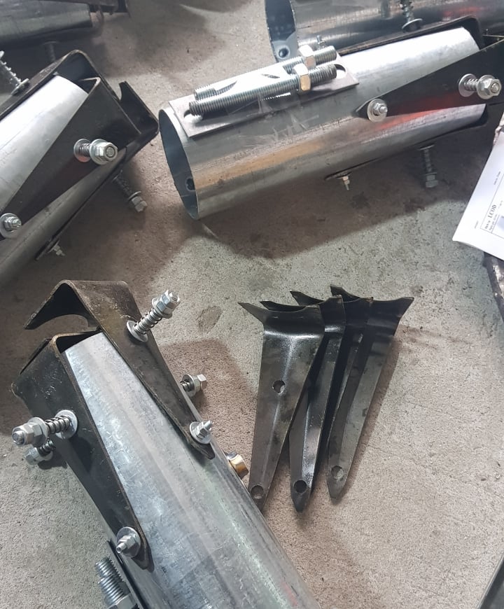 Ống dao cạo vỏ mía + tặng kèm 4 lưỡi