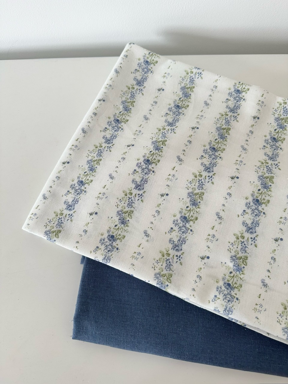 Vải Linen Bột Hoạ Tiết HOA DÂY XANH Mềm Mại Độ Dày Vừa Đủ Chất Liệu An Toàn Cho Da - Nhà Vải Linen