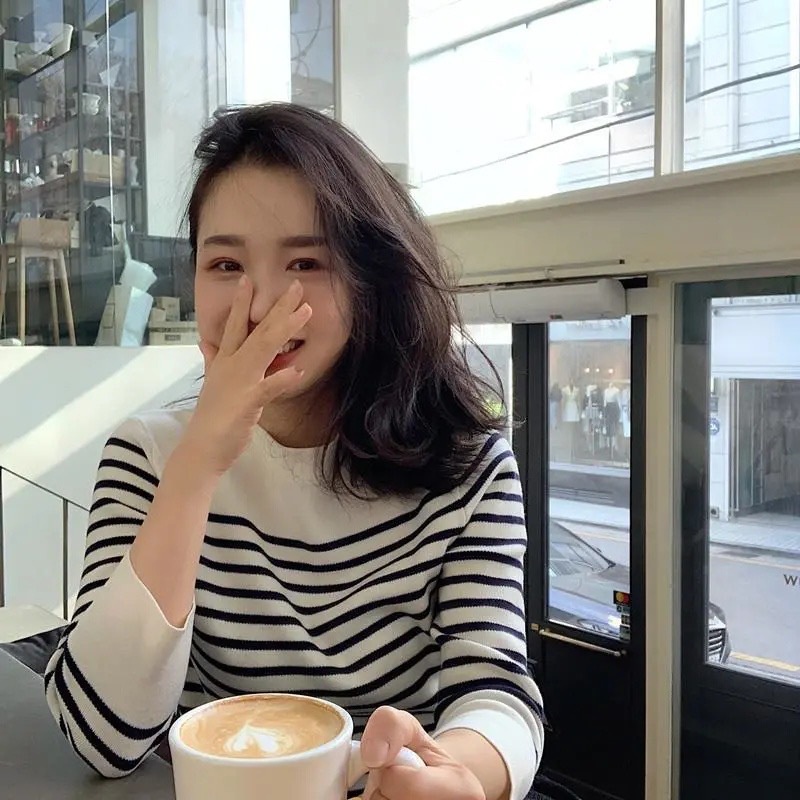 Áo len nữ kẻ ngang nhẹ nhàng Hàn Quốc P408