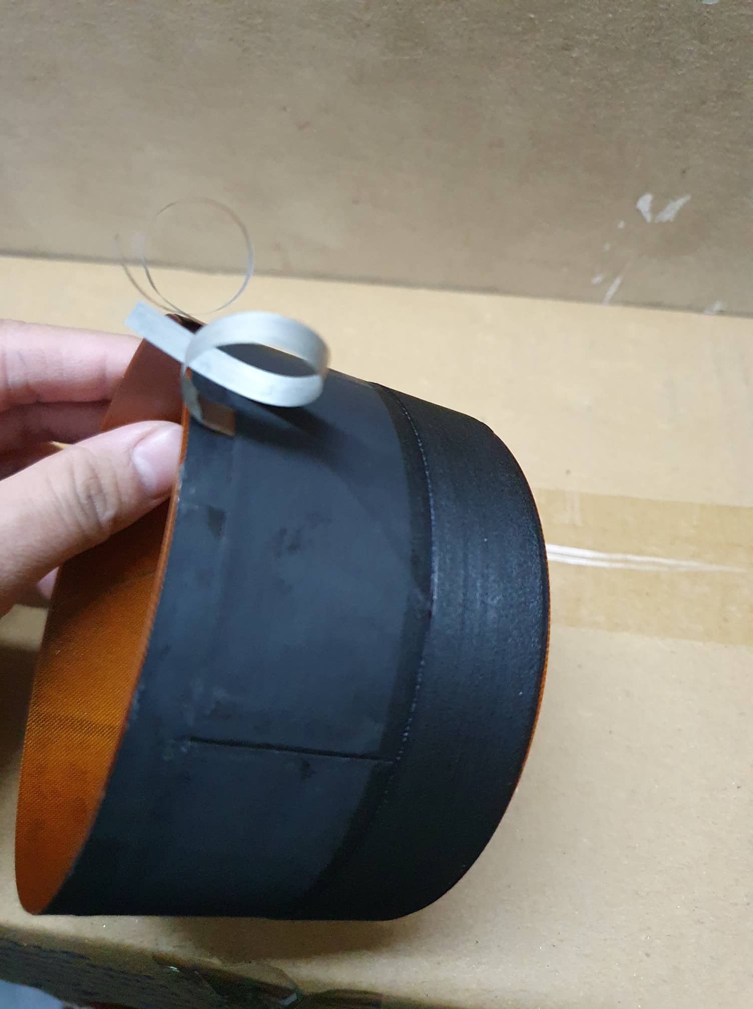 côn loa 100 dây dẹt