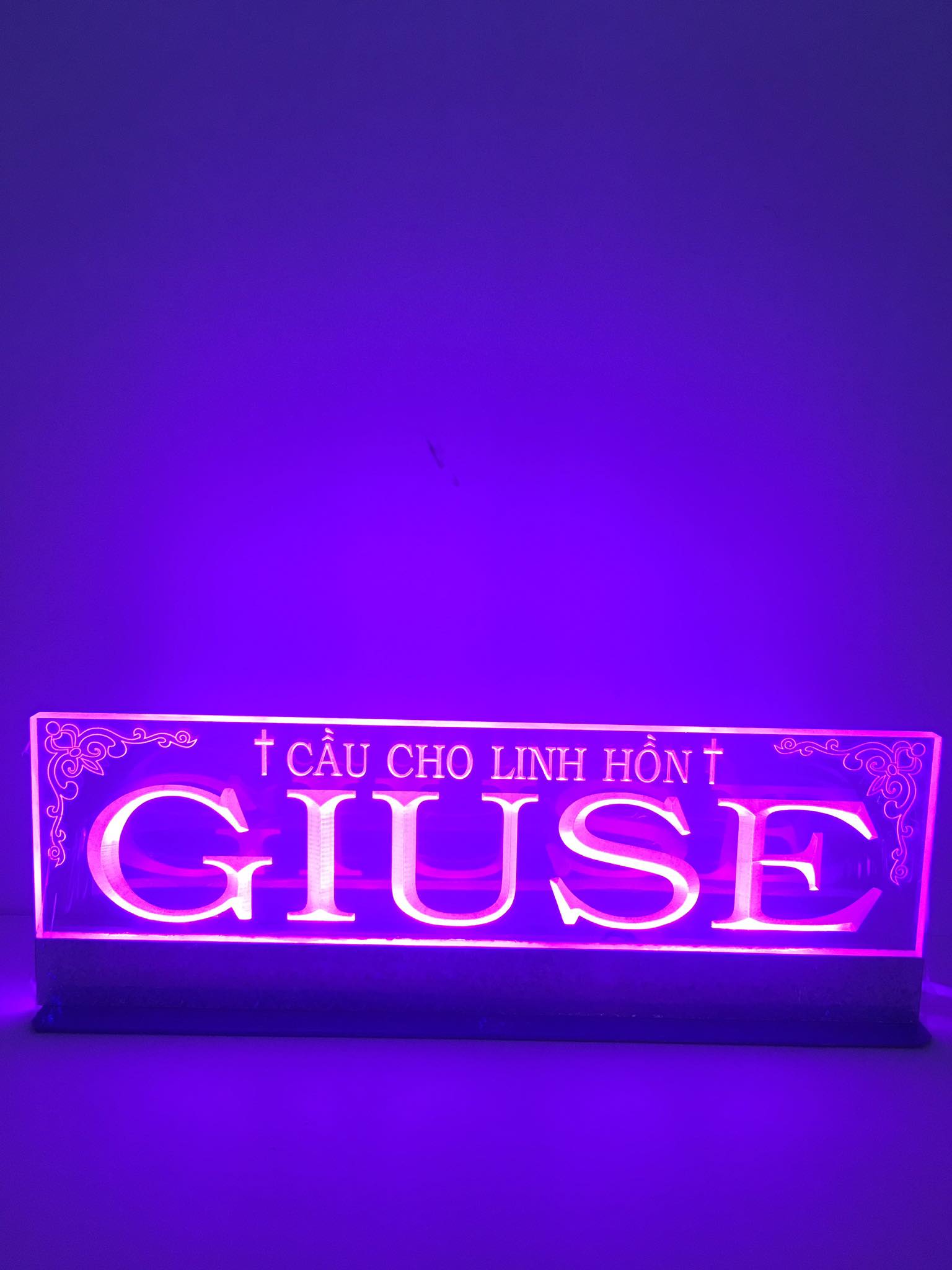 MICA LED 7 MÀU CẦU CHO LINH HỒN (GIUSE 10x30cm)
