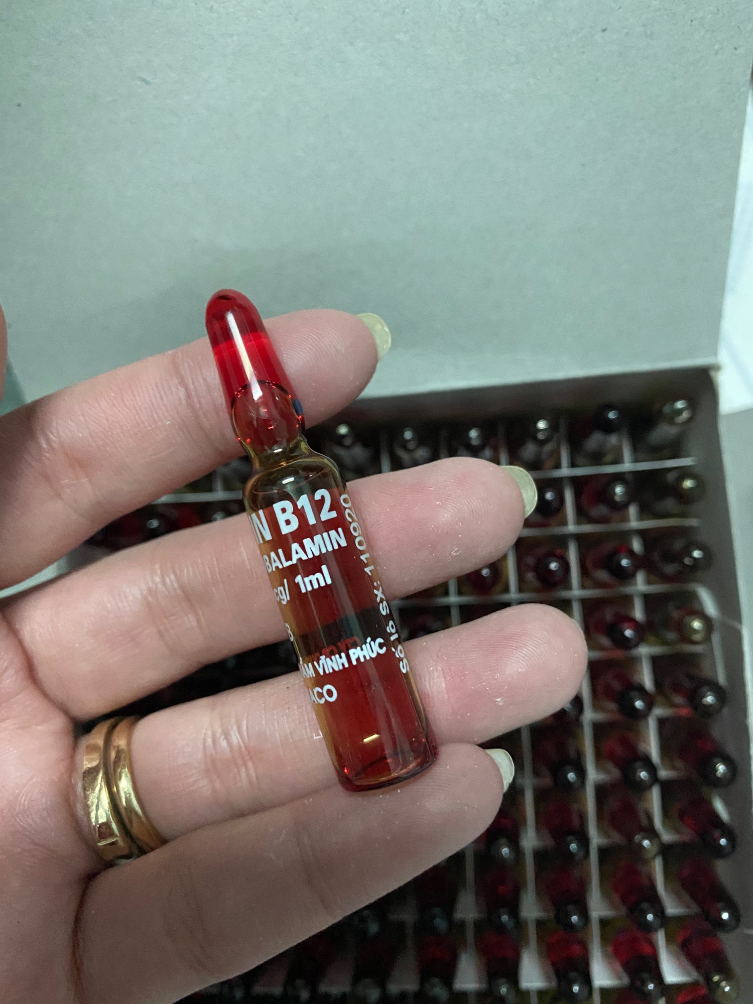 Nước vitamin đỏ pha kem siêu trắng