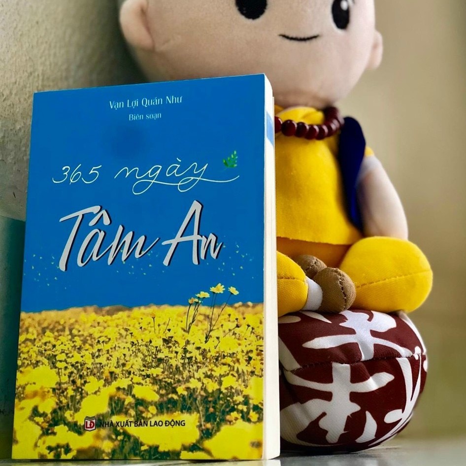 Sách - 365 ngày tâm an