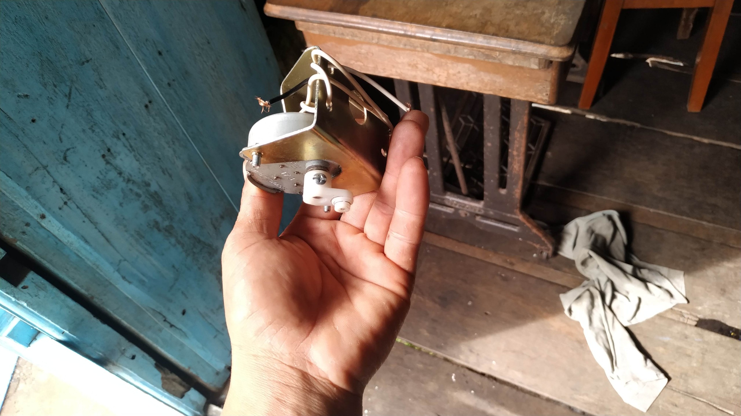 Motor đảo làm máy ấp trứng , motor giảm tốc 220v