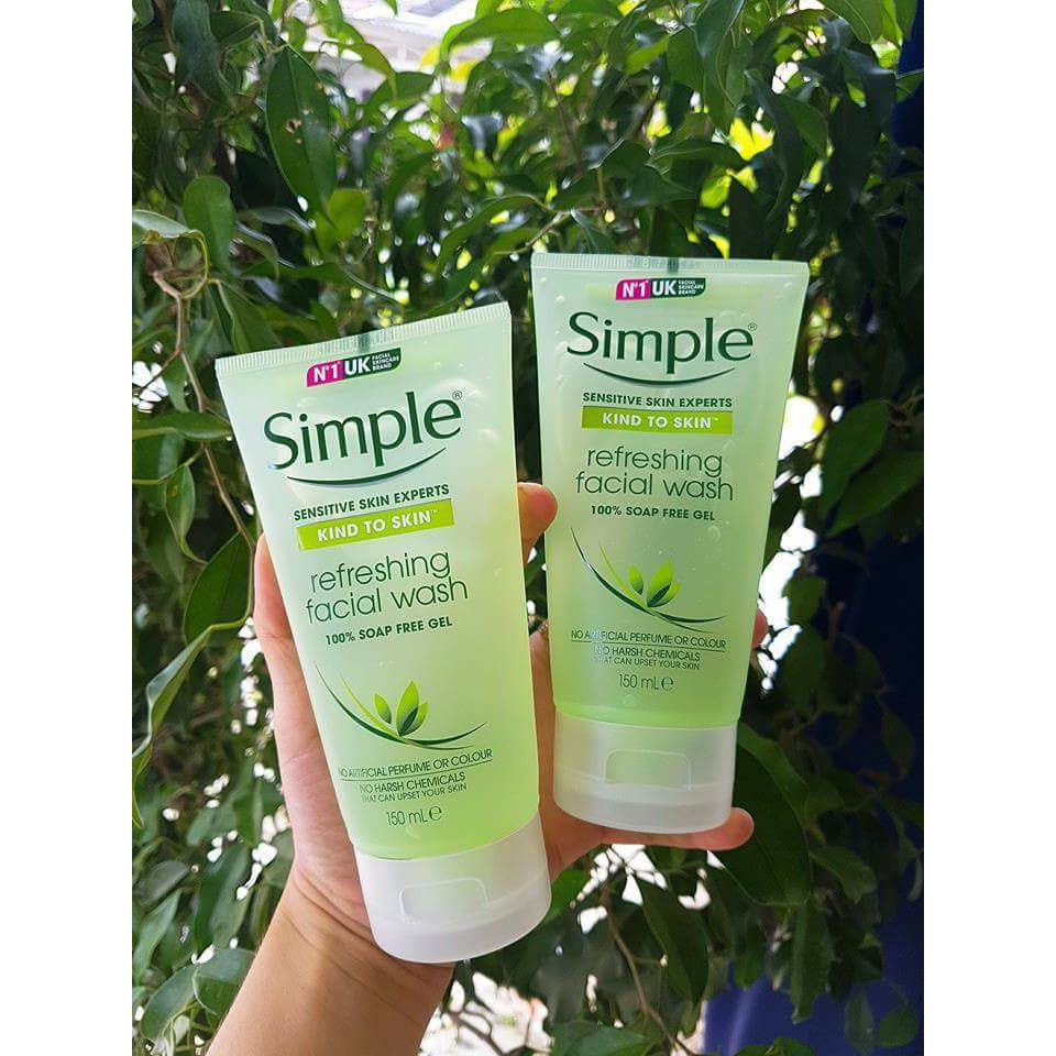 Sữa rửa mặt Simple