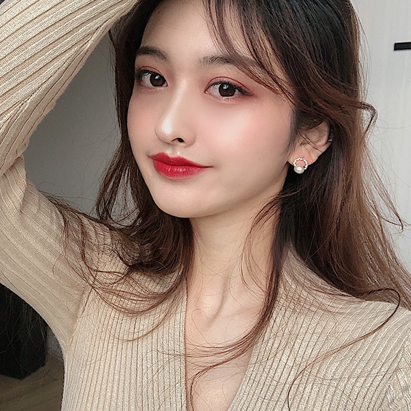 Women's Round Face Pearl Earrings Elegant Korean Style