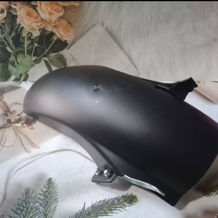 Dè con Click đời đầu / dè chắn bùn Click đời cũ / dè chắn bùn Click 110