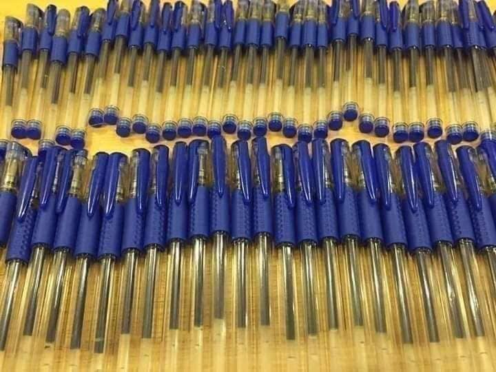 Sét bút bi mực nước 10 chiếc