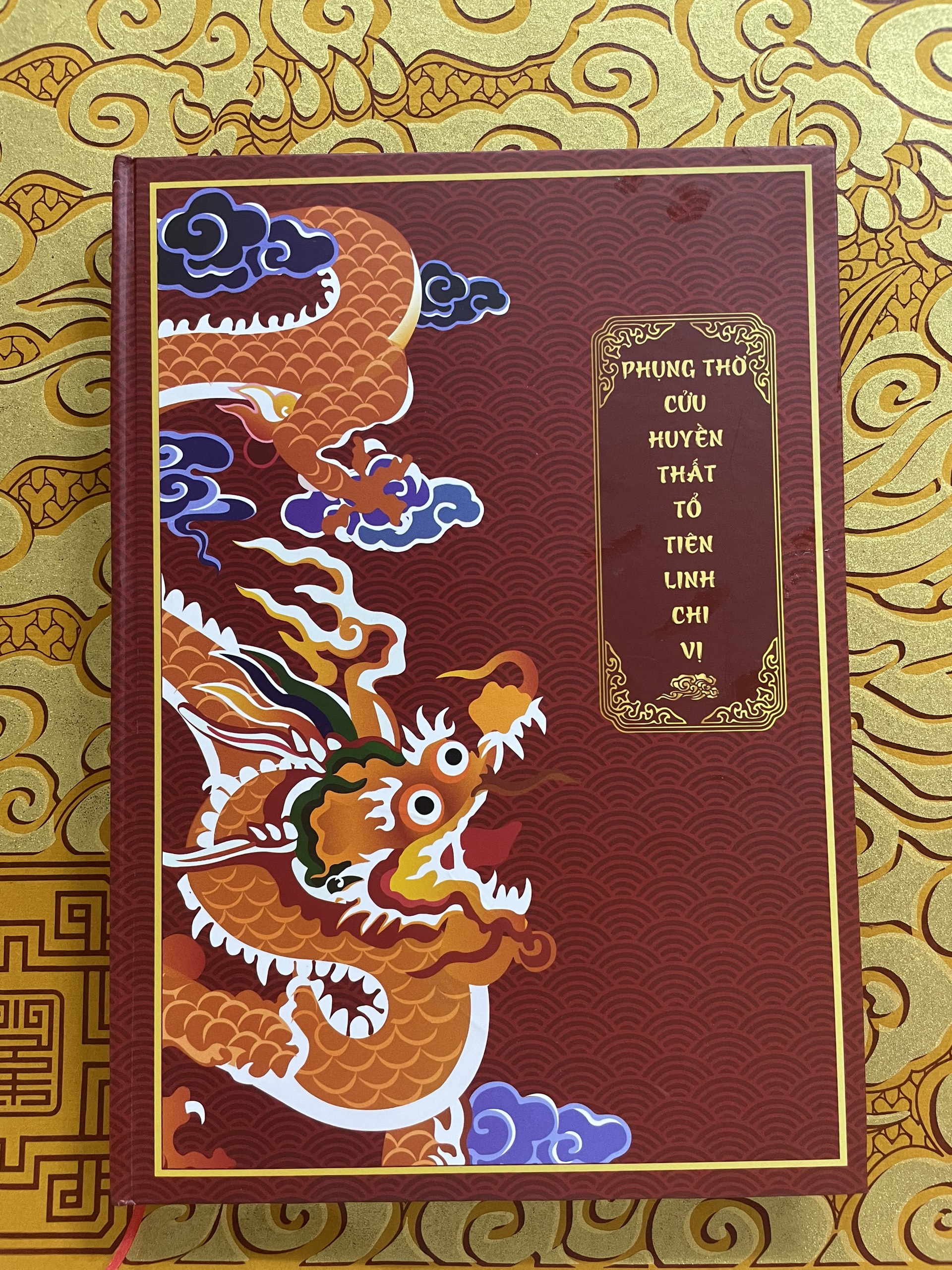 Sổ ghi gia phả gia tiên dòng họ (phụng thờ cửu huyền thất tổ tiên linh)
