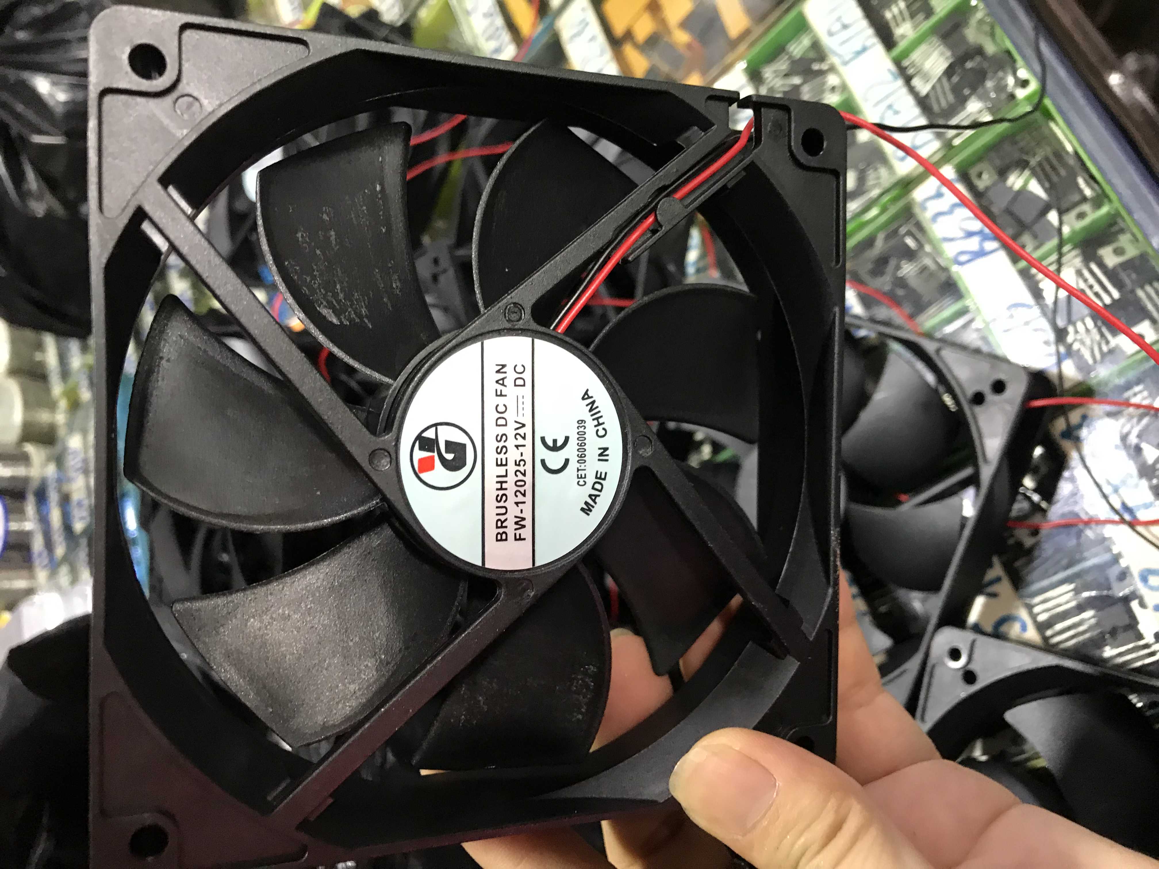 quạt làm mát 12v 12cm - quat12v12cm