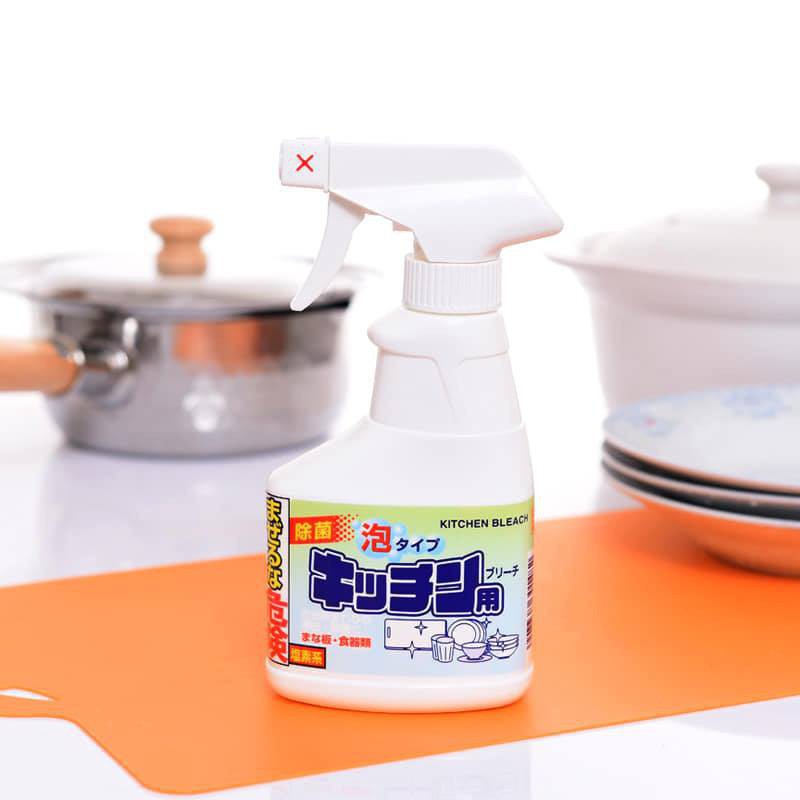 Xịt tẩy rửa nhà bếp Rocket Nhật 300ml