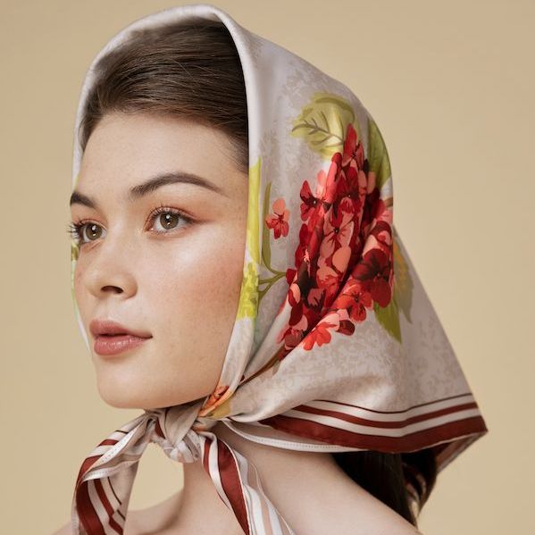Oceana London - Khăn lụa vuông Madelyn Scarf