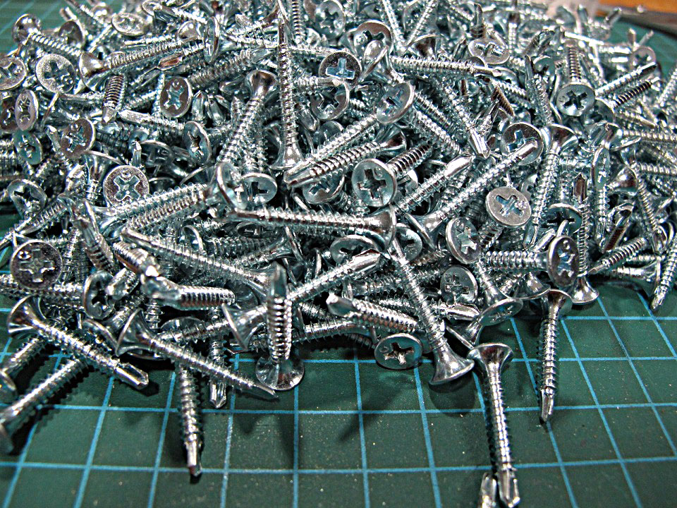 100 Con Vít Đuôi Cá Đầu Bằng 2F ( 20MM )