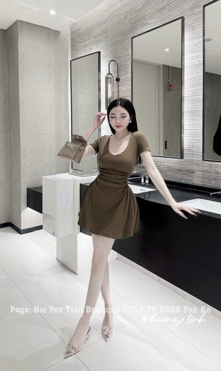 Váy xòe cổ tim nhúng eo kèm quần new