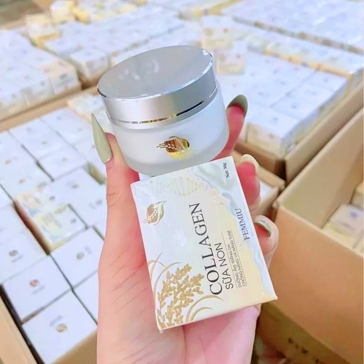 Kem Collagen Sữa Non Dưỡng Ẩm Trắng Da