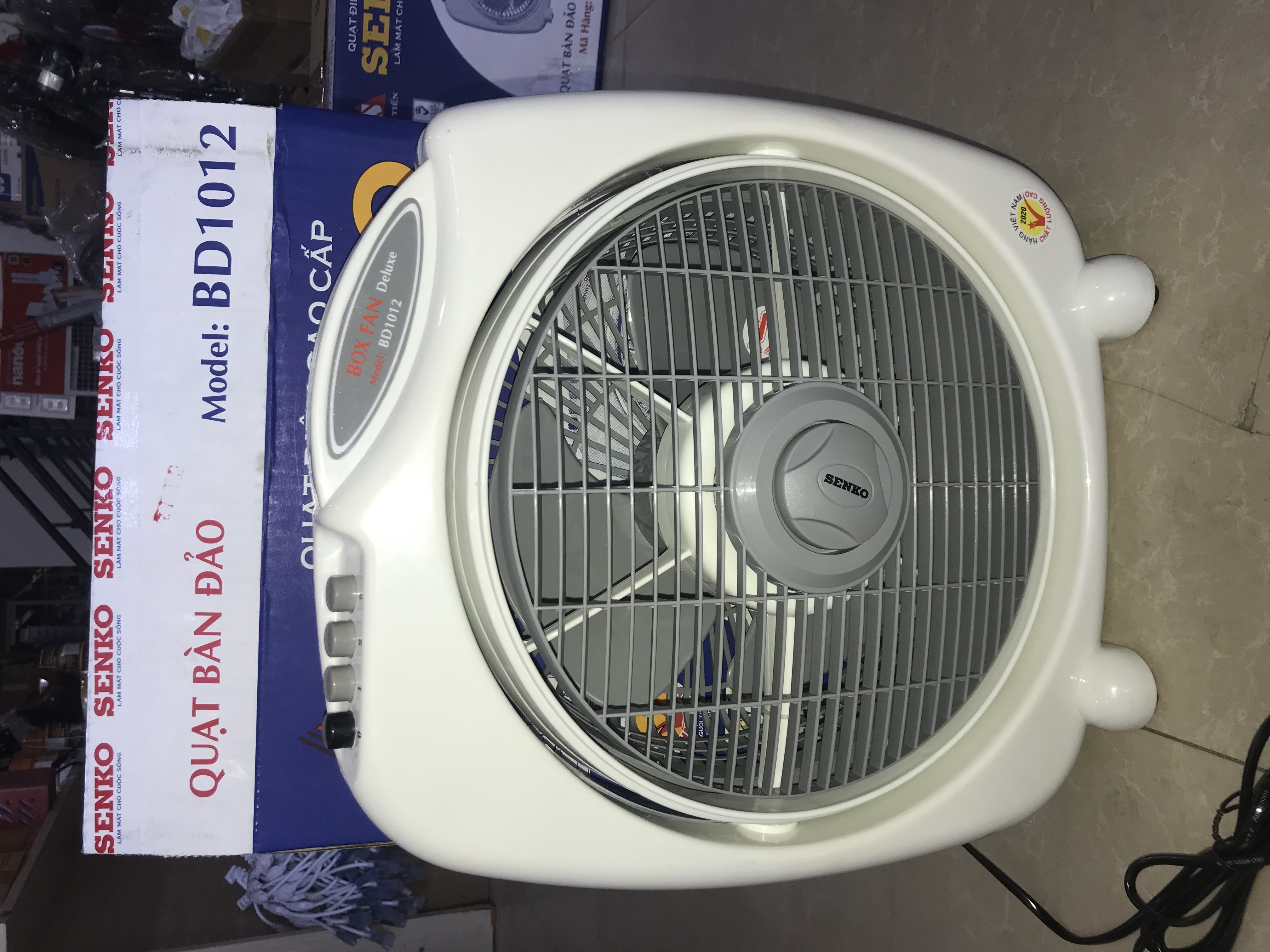 Quạt bàn đảo 3 công tắc senko BD1012