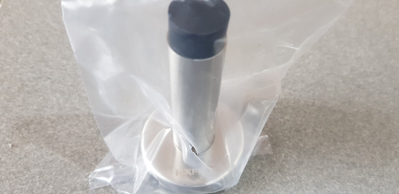 Chặn cửa gắn tường inox mờ 937.13.530