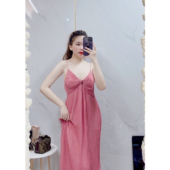 Đầm dập li xoắn ngực