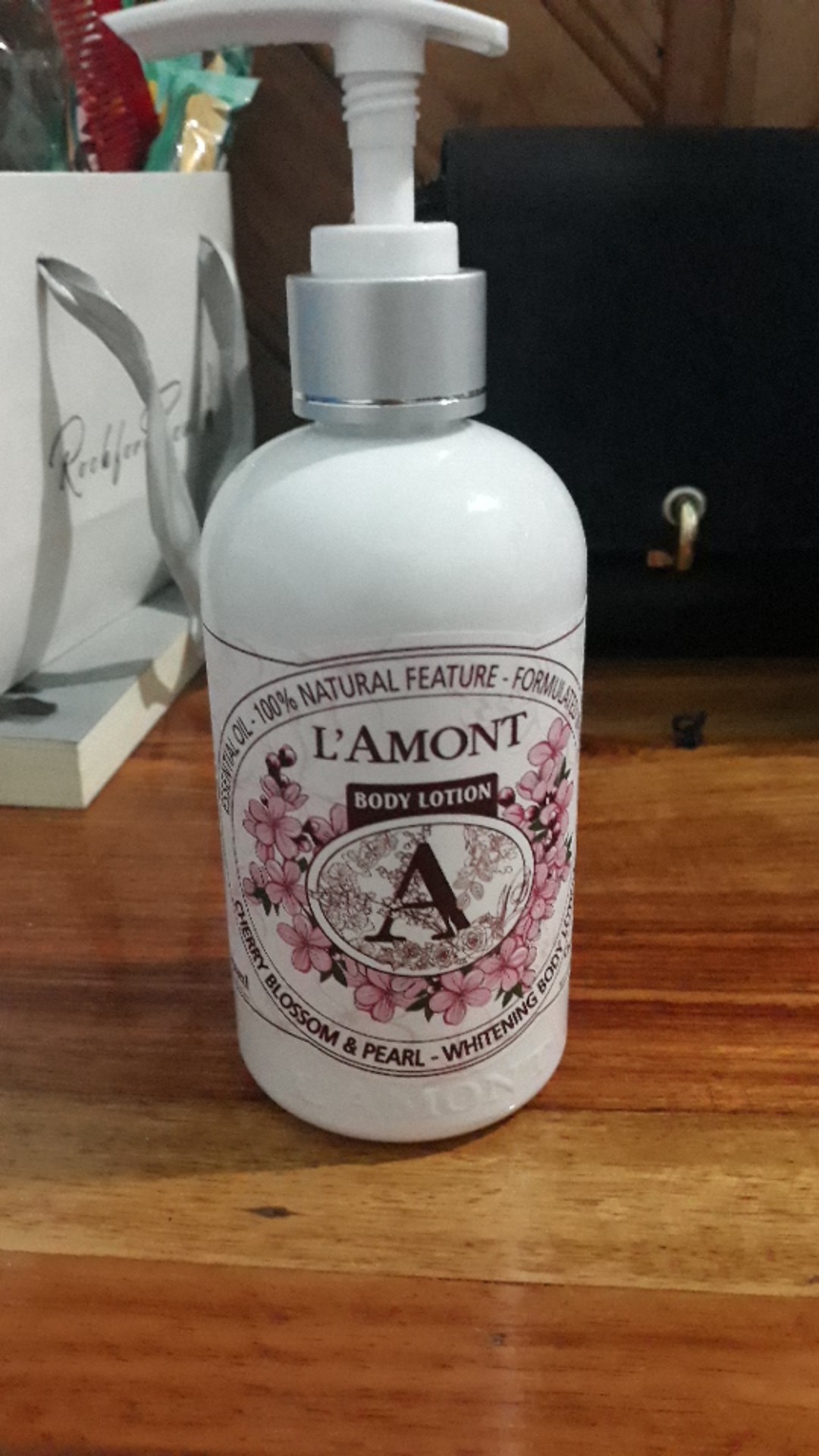 Sữa dưỡng thể Lamont Hoa Anh Đào 250ml