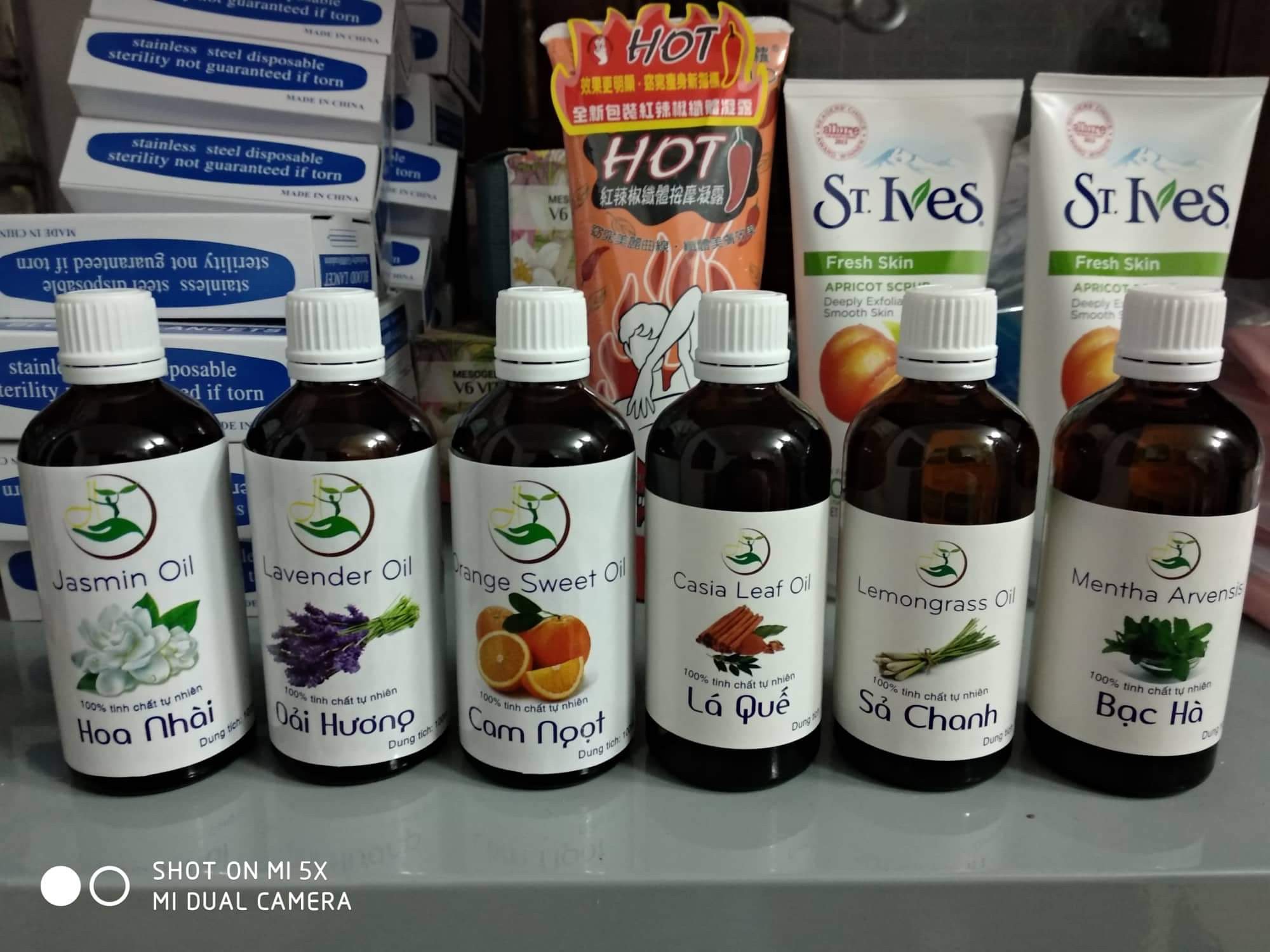 Tinh dầu xông phòng spa:100ml co nhieu mùi
