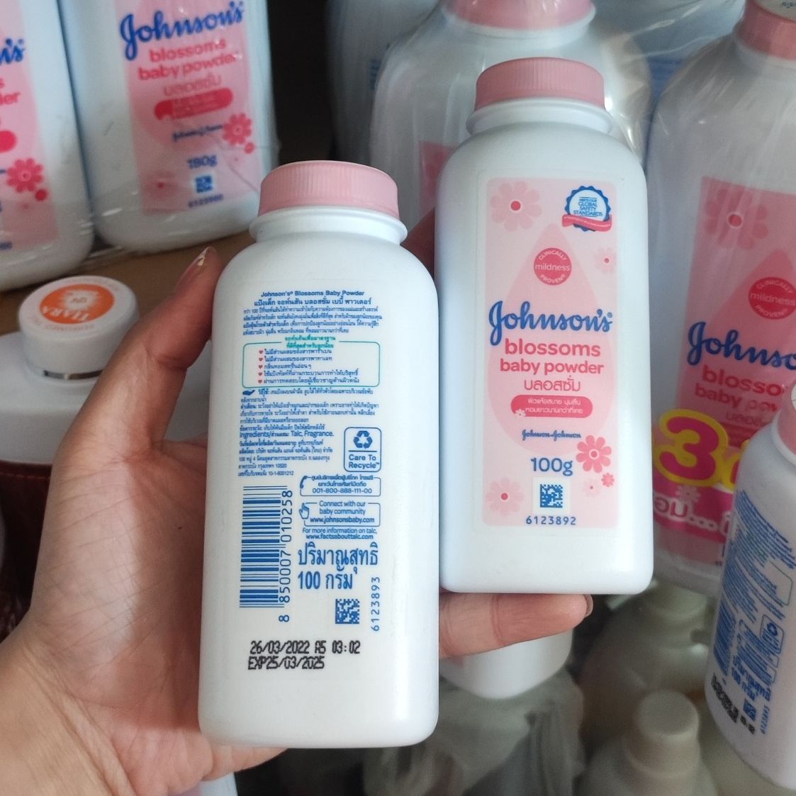 Phấn thơm Johnson's Baby Hương Hoa 100g