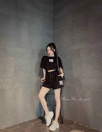 [HCM]SÉT BỘ ĐÙI ÁO CROPTOP IN CHỮ WANG